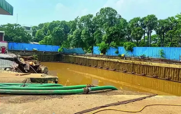 What did police see in the body rescued from the velachery pit workers rescue operation? 