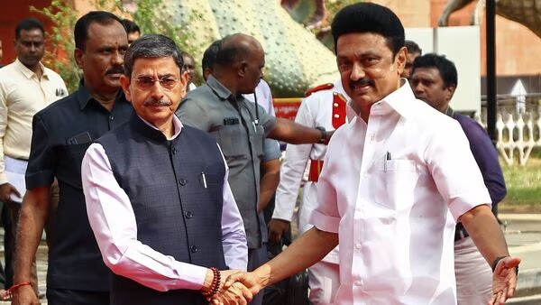 Tamil Nadu CM MK Stalin, Governor R. N. Ravi to travel in same flight 