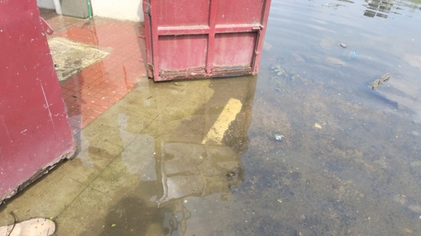 Chennai Floods: Mangadu Kamakshi Amman Temple and Near by Places Suffer With Electricity and Waterlogging Issues