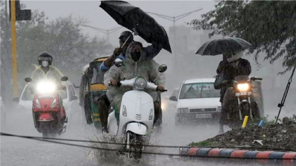 minister-udayanidhi-personally-inspects-the-rain-affected-area-in-tiruvallikeni-constituency