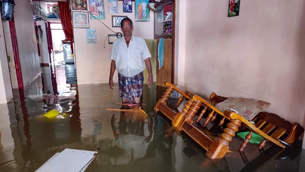  workers charge between RS.2,000 and RS.7,000 to remove dirty water from houses in chennai