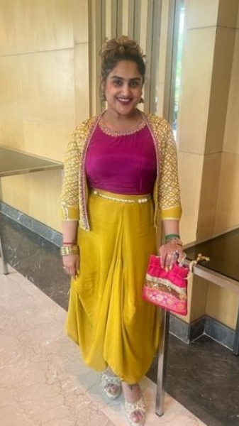  bigg boss Vanitha has released a video condemning Vichithira Dineshs personal life