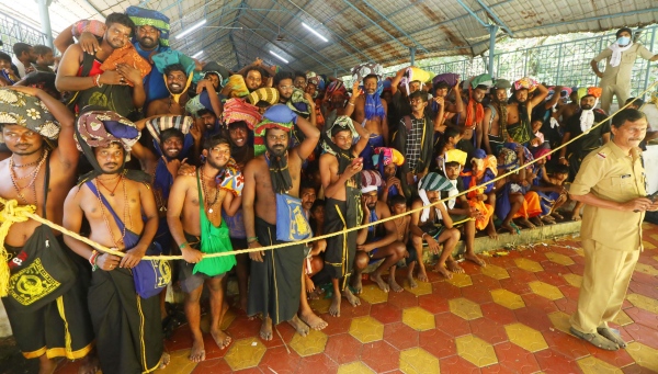 What is the reason for the increase in the number of devotees at Sabarimala Temple?