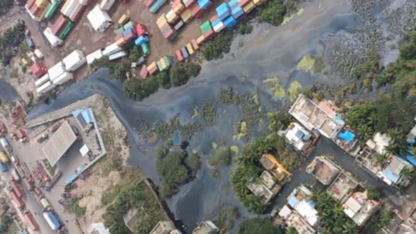 Indian coast guard helicopter finds ennore oil spill extended to 20 square kilo meters