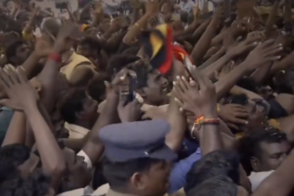 People from outside districts also flock to pay their last respects to Vijayakanth