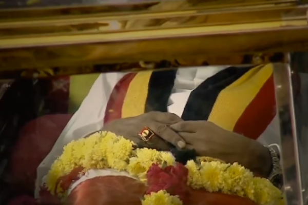 People from outside districts also flock to pay their last respects to Vijayakanth