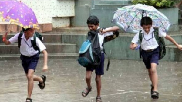 Schools holiday in 7 districts of Tamil Nadu due to heavy rains Schools holiday in 7 districts of Tamil Nadu due to heavy rains