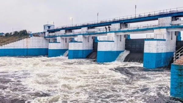 Due to timely opening of chembarambakkam lake water major damage was avoided Due to timely opening of chembarambakkam lake water major damage was avoided
