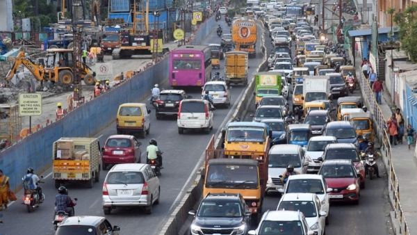 Traffic change on Chennai OMR road due to metro works 