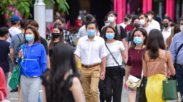 Mask-in-public advisory return in Singapore as the country saw sudden spike in Coronavirus Mask-in-public advisory return in Singapore as the country saw sudden spike in Coronavirus