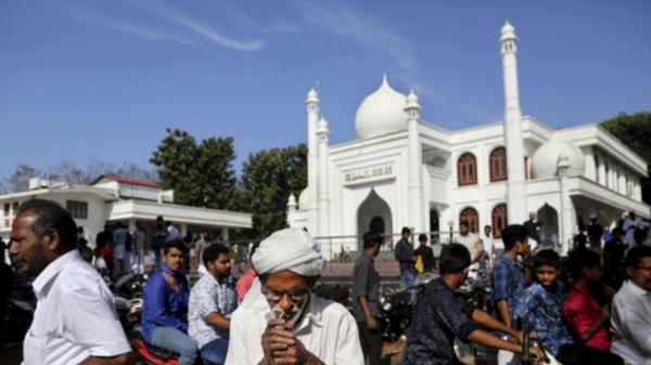 Kayalpattinam Muslims opened Mosques and Madarsas for all religion people affected by flood 