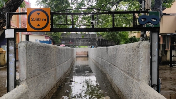  In Kodambakkam Rangarajapuram area of Chennai, public urge to dispose of stagnant rain water 