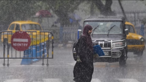 Today upto 1 PM 9 distrcts including Chennai gets light to moderate rain with Thuderstorm 