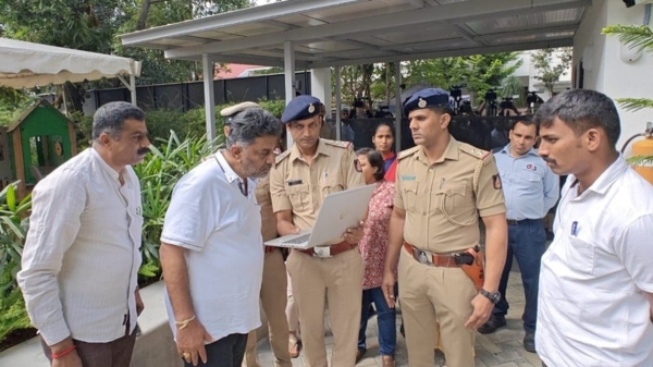 Do you know about who sents bomb threat e-mail to 15 Bangalore schools? and what was in that email? details here 