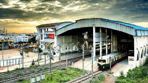  Velachery to beach MRTS Railway Station will soon get a shopping malls parking area