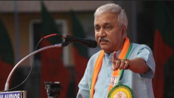 BJP Narayanan criticizes ruling party, who slams former admk government during past flood days