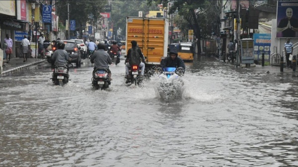  What is the reason for rainwater not draining in Chennai explains commissioner Radhakrishnan