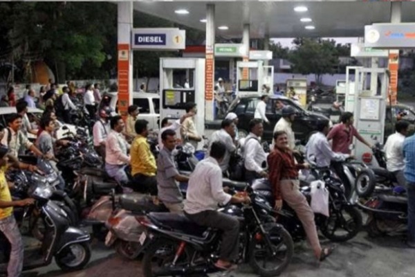 Chennai Flood due to Heavy Rain and shortage of petrol and diesel, including Chennai Anna Nagar