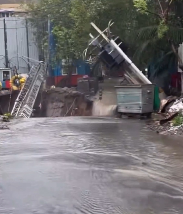 Watch Chennai Velachery Flood related Videos during cyclone michaung nears