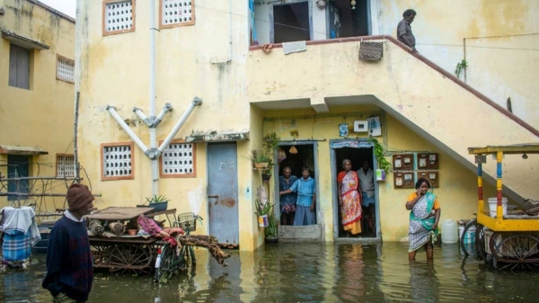 Chennai Flood Semmenchery People are struggling without Foods/Electricity for past 3days 
