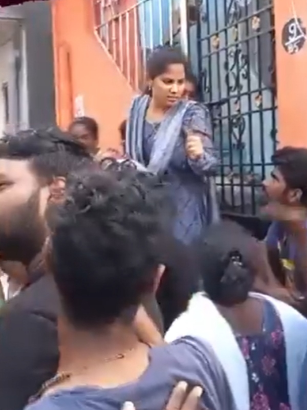 Rain-affected people besieged Chennai Mayor Priyas house in Perampur