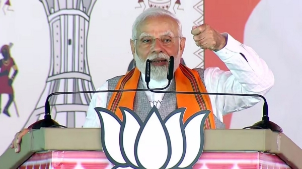  PM Modi Promises money looted from public to be returned 