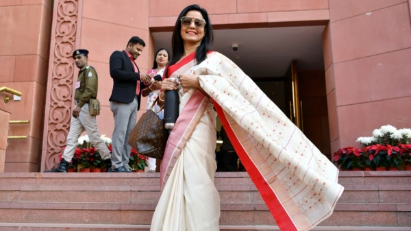 How Mohua Moitra expels from Parliament? and How She admits shared Parliament login password? 