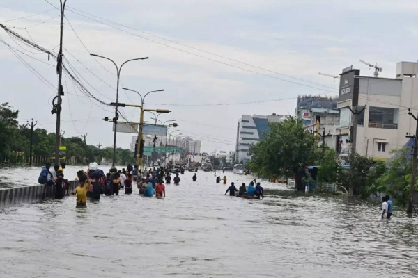Chief Minister Stalin announce, Rs.6,000 in cash for people affected by storm floods Chief Minister Stalin announce, Rs.6,000 in cash for people affected by storm floods