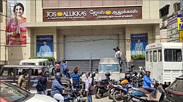 Coimbatore Jos Alukkas Jewellery robberer Vijay arrested 