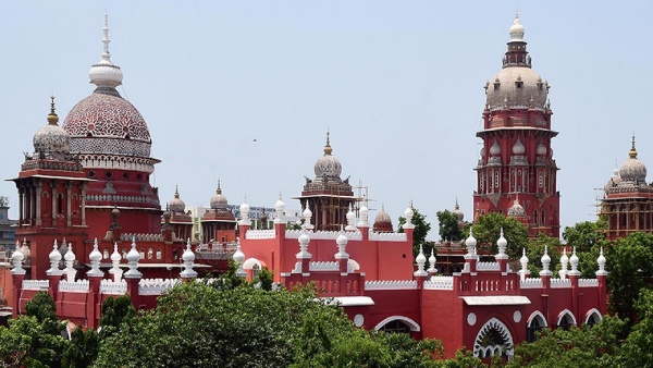 The high court criticizes that plastic waste is the cause of stagnant rains in Chennai The high court criticizes that plastic waste is the cause of stagnant rains in Chennai