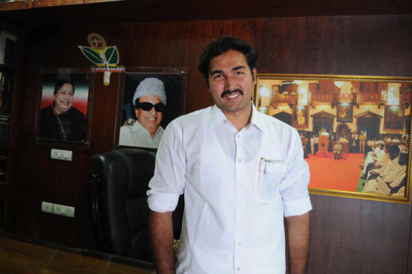 Jayakumar son jayavardhan will contest in South Chennai Parliament constituency 