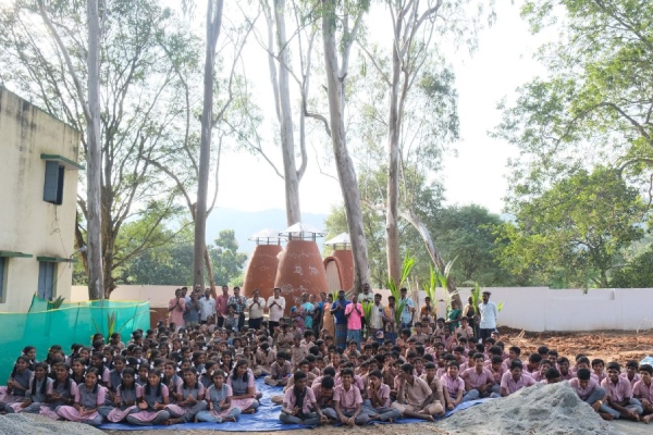 Kamal hassan wish Vishnupriya who made bio toilet in government school Kamal hassan wish Vishnupriya who made bio toilet in government school