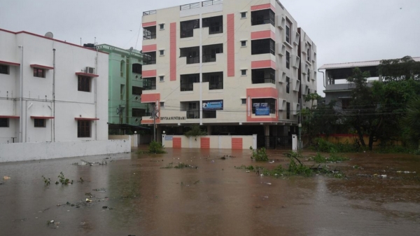 TN South Districts Continuous Rainfall For 48 Hours Tirunelveli collector office flooded 