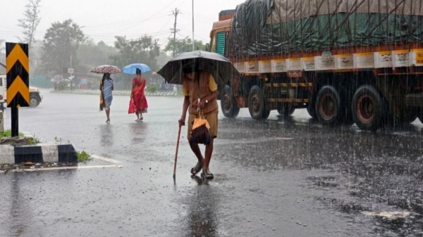 Heavy rain alert for 4 districts in Tamilnadu today 