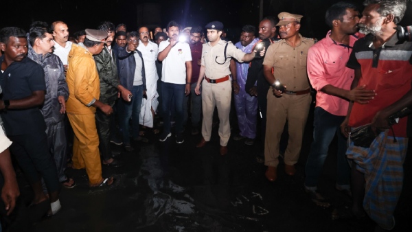 What did Director Mari Selvaraj say after meeting flood affected people in Thirunelveli and Tuticorin? 