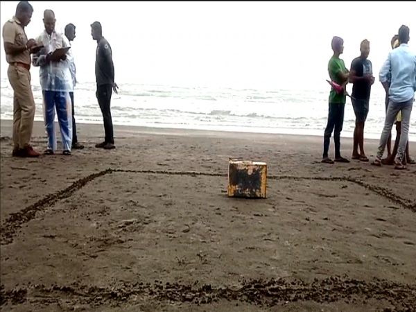 Mayiladuthurai Iron Box and Do you know the Sandle box washed ashore on the beach near Sirkazhi Thirumullaivasal