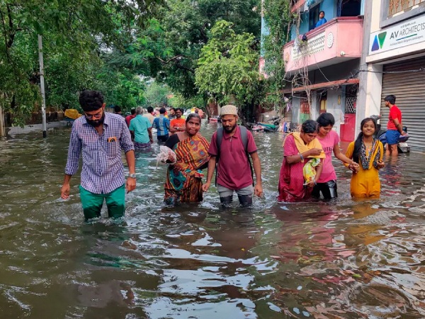 TN Govt not handled the flood impact properly; Rainfall is less than in 2015 Says Admk Jeyakumar 