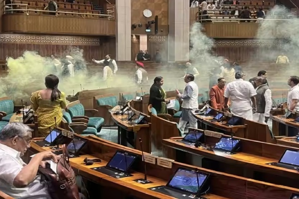 BJP MPs in the Lokshaba ran away when the intruders barged says Rahul Gandhi 