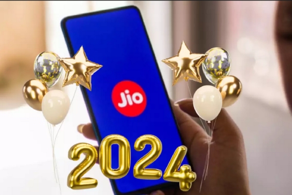  What is the Happy New Year Offer 2024 announced by Reliance Jio