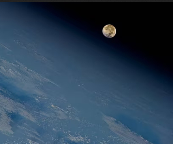 Longest last cold moon of 2023 will be visible till this evening. What is a cold moon? Longest last cold moon of 2023 will be visible till this evening. What is a cold moon?