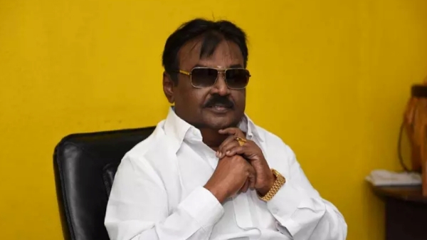 DMDK cadres arrival to DMDK President Vijayakanth house 