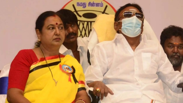 Premalatha touches Vijayakanths cheeks and cried 