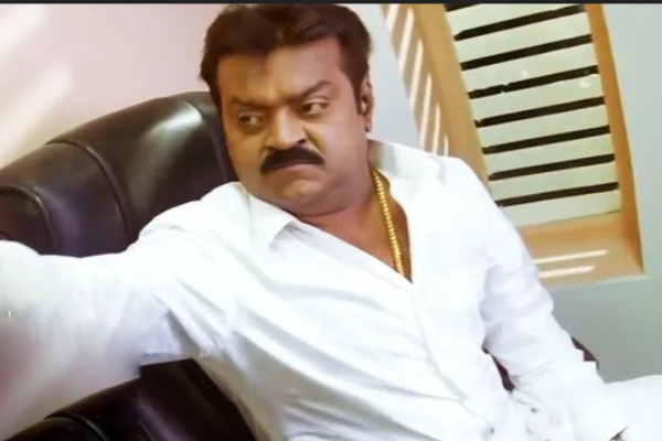 Vijayakanth threatens Vattal Nagaraj in Mysore 
