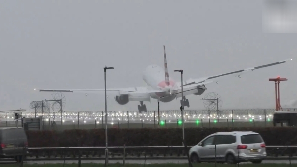 sudden gust of wind from London caused the plane to shake, struggles to land passengers panic sudden gust of wind from London caused the plane to shake, struggles to land passengers panic