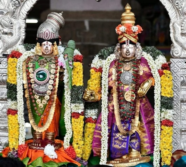Srivilliputhur Andal temple Sri Andal Thayar vsiting her birth house Pachai Parathal 