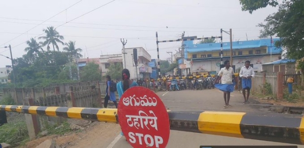 After Hindi, Now Villupuram shock over Telugu Board in Railway Gate 
