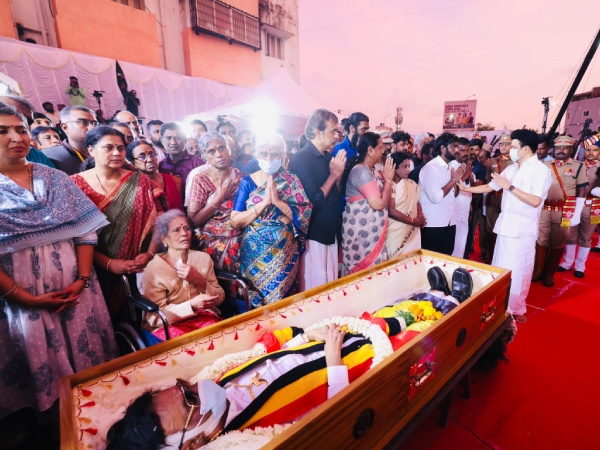 CM Stalin went to pay last respect for Vijayakanth