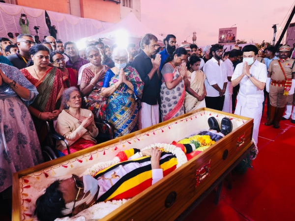 CM Stalin went to pay last respect for Vijayakanth