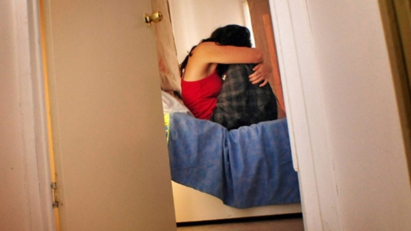  Wife Swapping Scandal Rocks Bengalore: An employee who tried to treat his wife to friends 