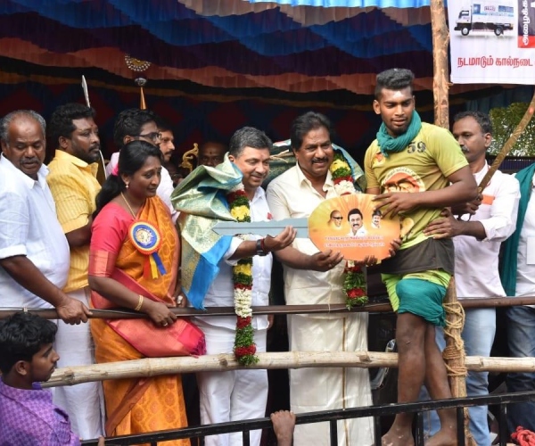 Avaniyapuram karthick demanded Tamil Nadu government that we dont want a car Avaniyapuram karthick demanded Tamil Nadu government that we dont want a car